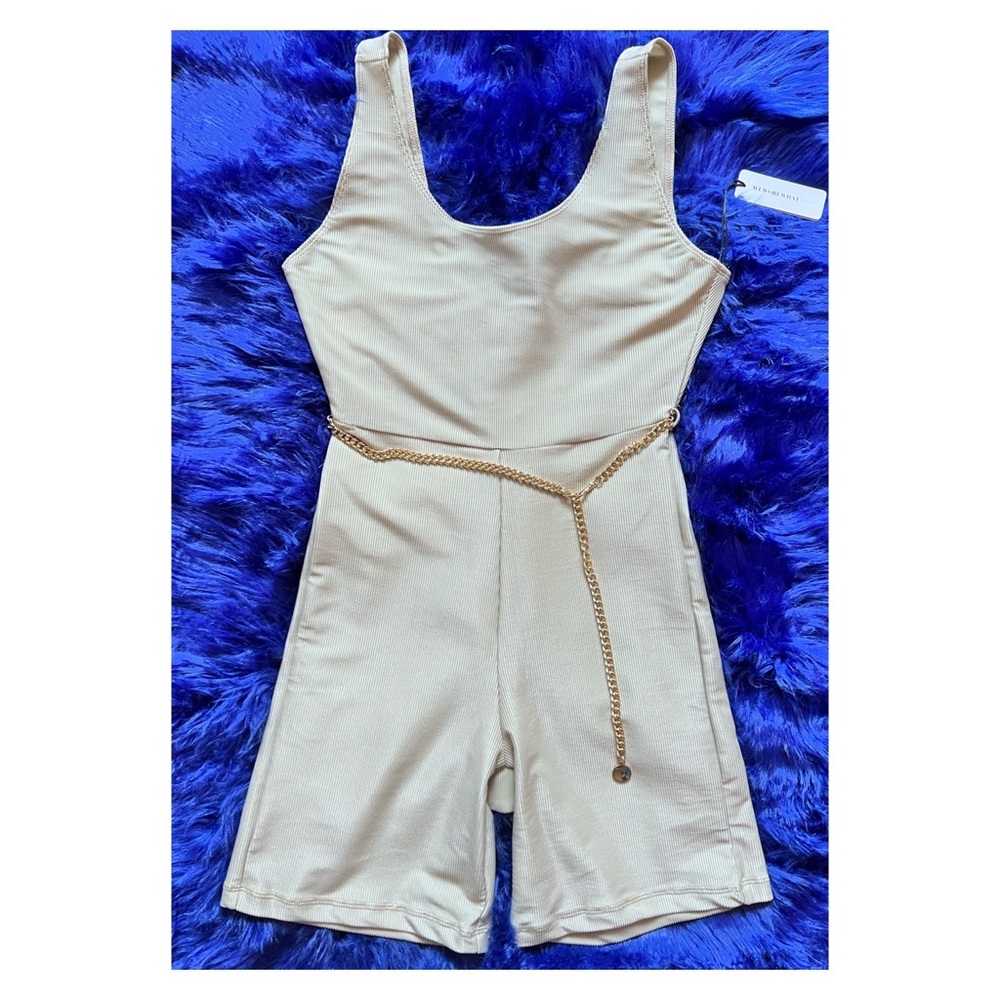 New! WeWoreWhat Scoop Rib Chain Bodysuit in Khaki - Picture 6 of 14